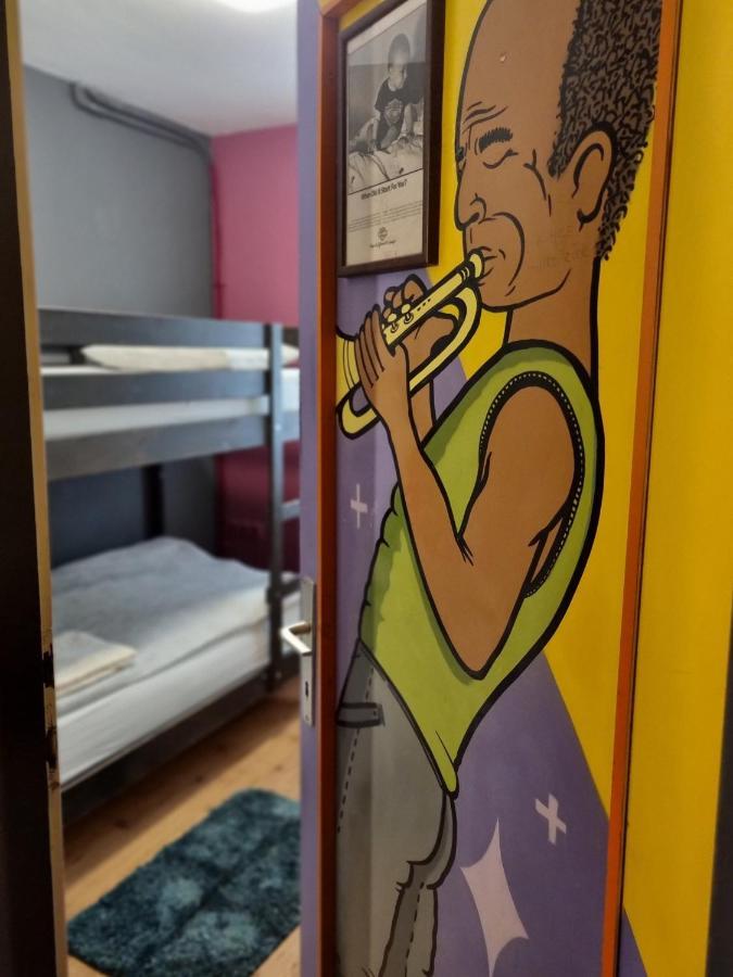 Sax Pub Hostel Любляна Экстерьер фото