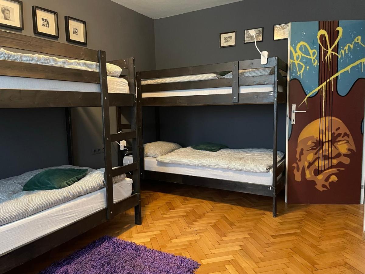 Sax Pub Hostel Любляна Экстерьер фото