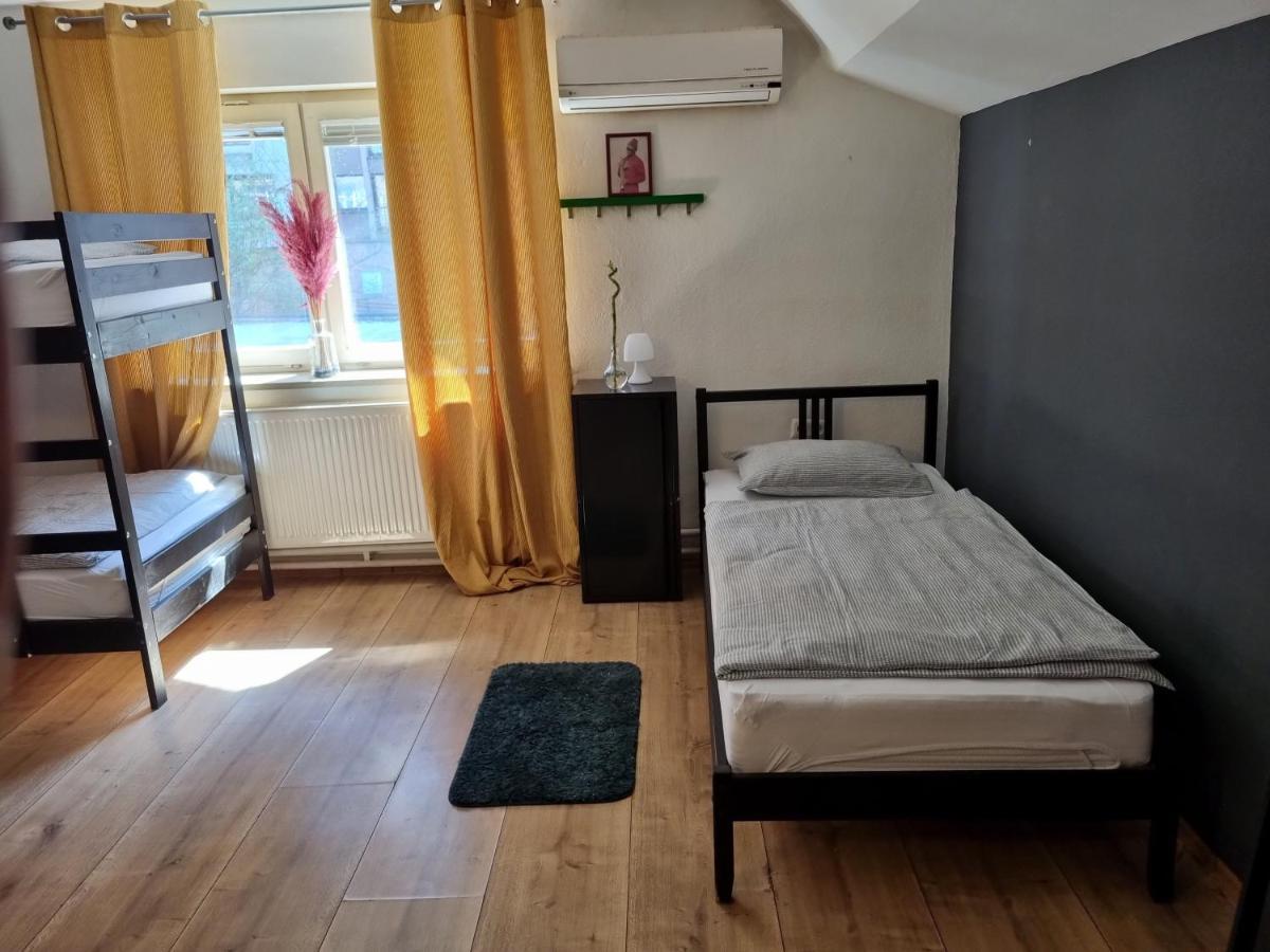 Sax Pub Hostel Любляна Экстерьер фото