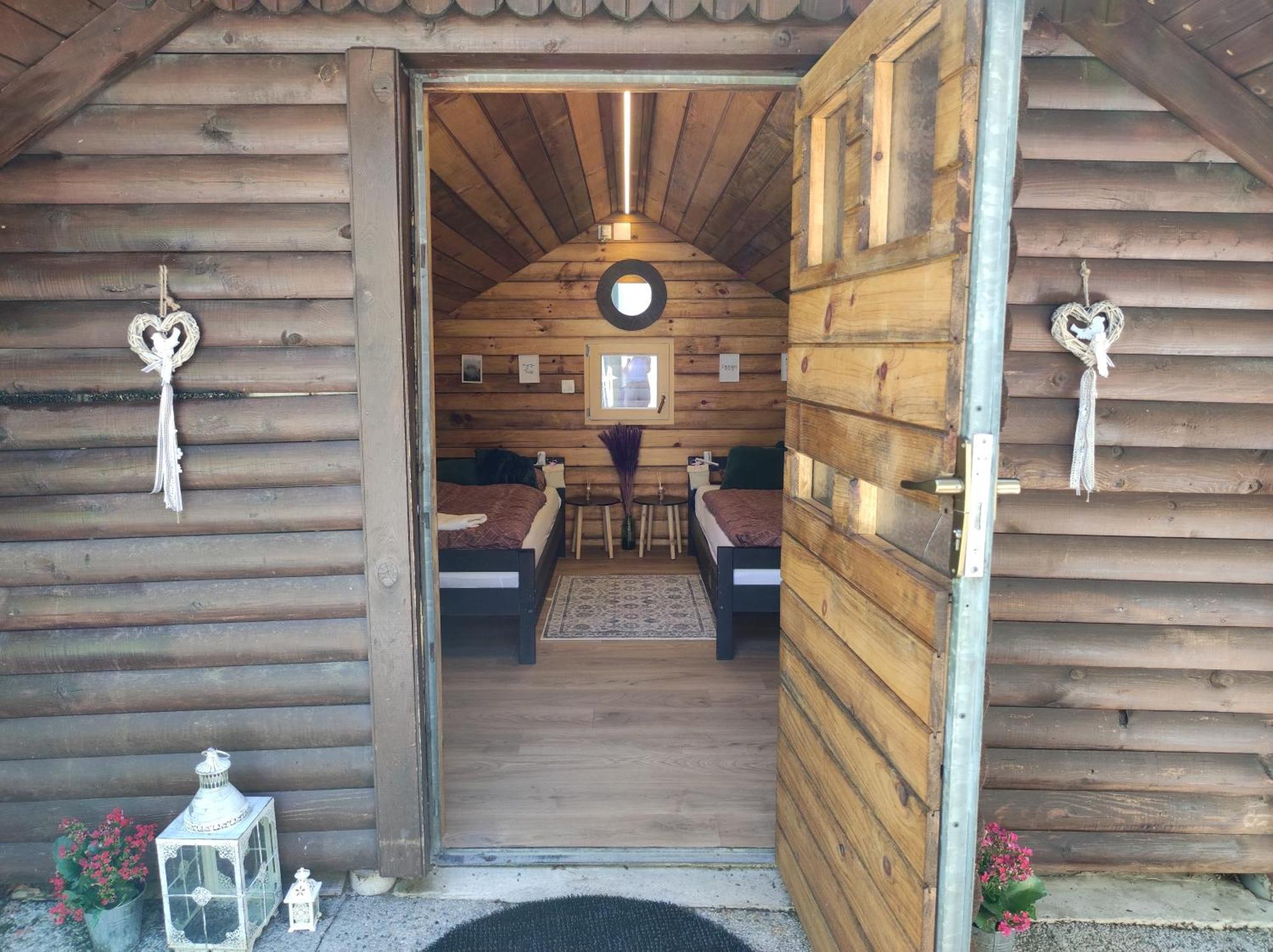 Sax Pub Hostel Любляна Экстерьер фото