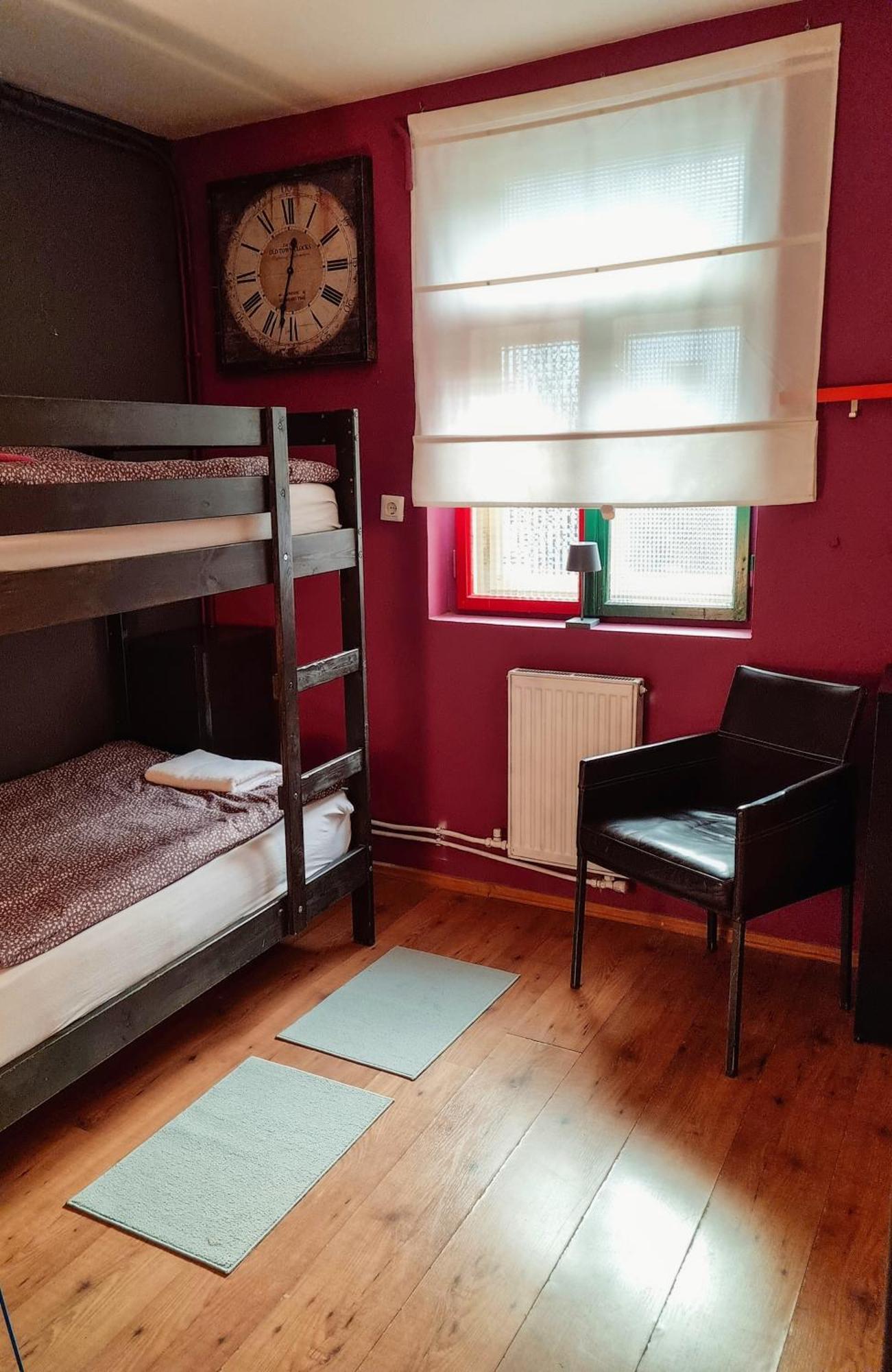 Sax Pub Hostel Любляна Экстерьер фото